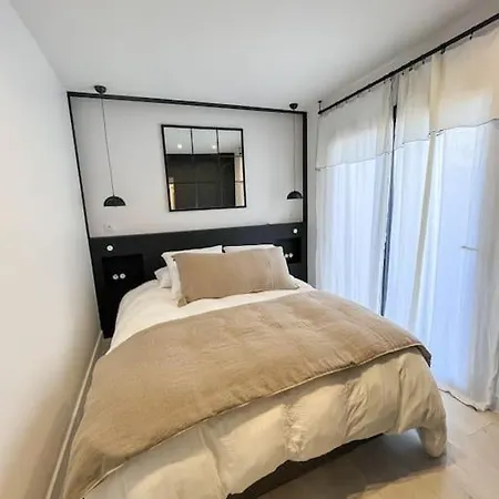 Jolie A Quelques Pas Du Centre-ville. Villa Nimes